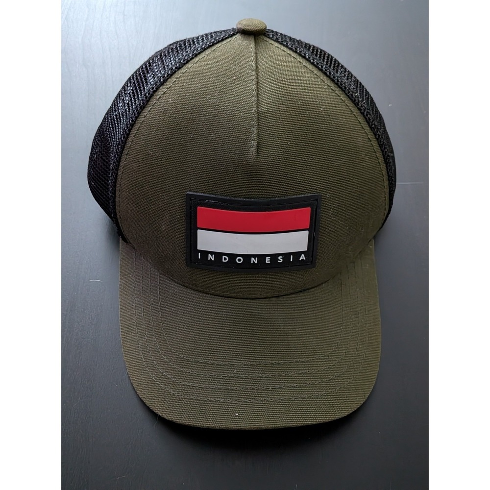 Eiger Indonesia Snapback Mesh‎ Trucker Hat Green Flag OSFM (L/XL)
